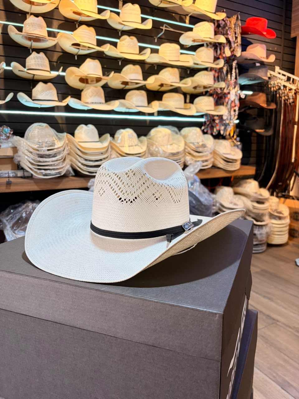 Sombrero Olas Y Rombos Fino